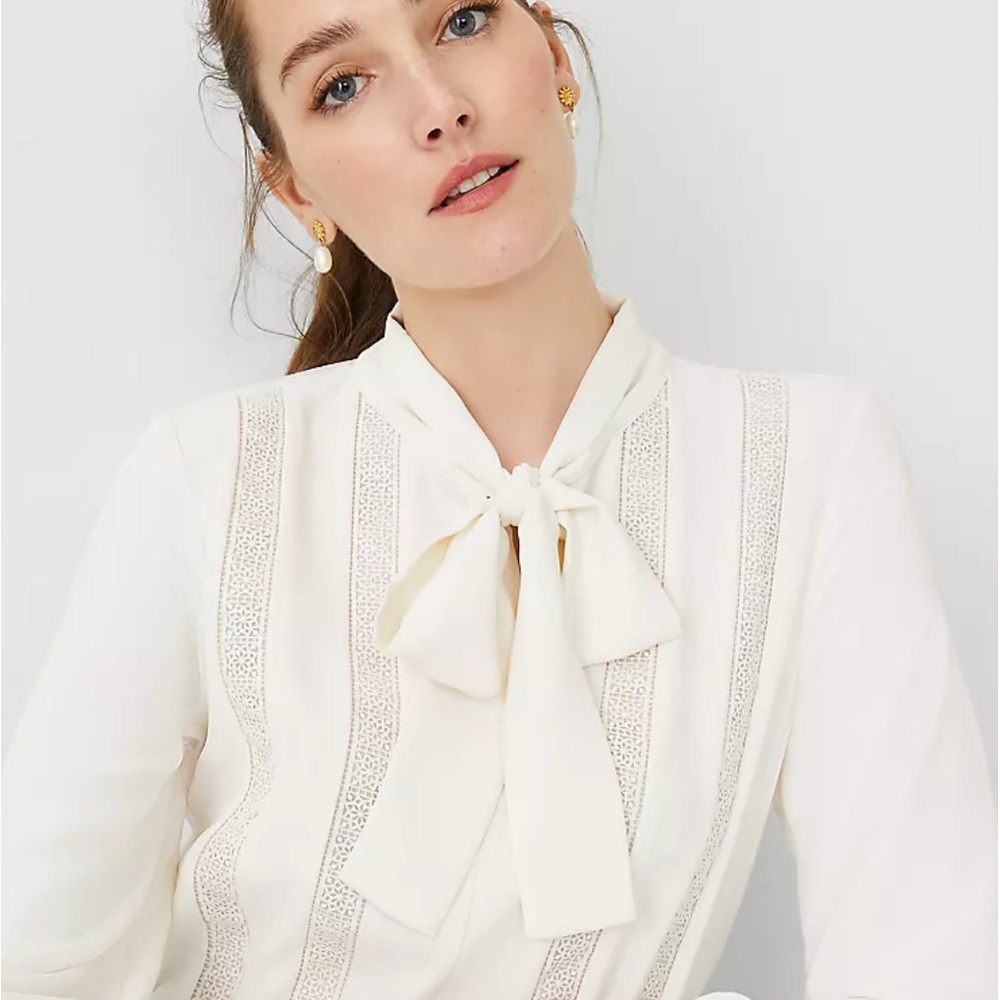 Ann Taylor Elegant White Bow Tie Blouse Size Small